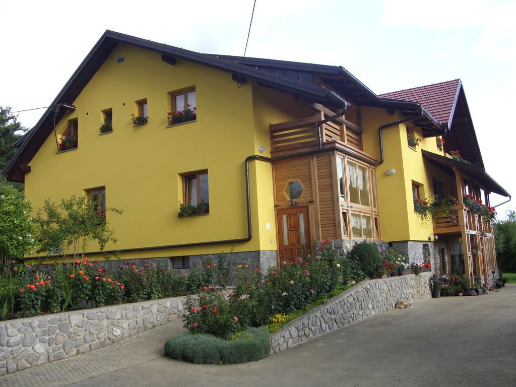 Tourist Farm Ob Izviru Krupe Vila Semic Exterior foto