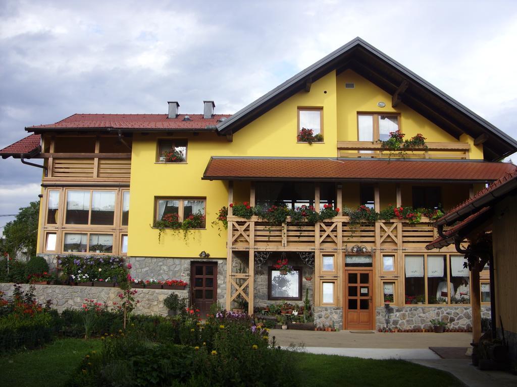 Tourist Farm Ob Izviru Krupe Vila Semic Exterior foto
